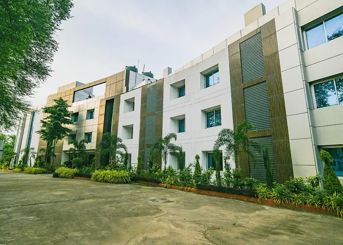 Hotel Shri Ramkrishna Bagh Palace By M Square Indore
